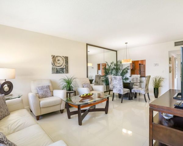 3406 NW 49th Avenue 608, Lauderdale Lakes, FL 33319