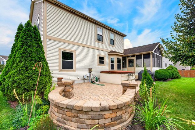 7177 Snowberry Lane, Canal Winchester, OH 43110