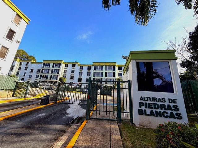 Alturas de Piedras Blanca UNITS D-202, Guaynabo, PR 00969