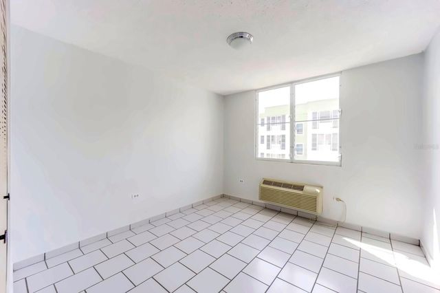 Alturas de Piedras Blanca UNITS D-202, Guaynabo, PR 00969