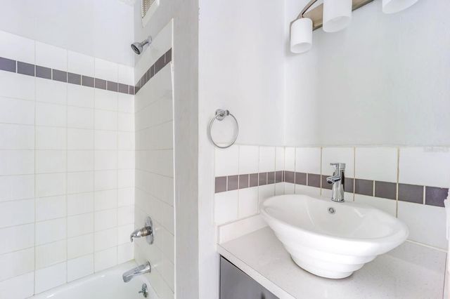Alturas de Piedras Blanca UNITS D-202, Guaynabo, PR 00969