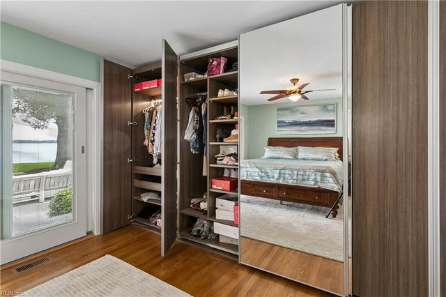 33 Haughton LN, Newport News, VA 23606