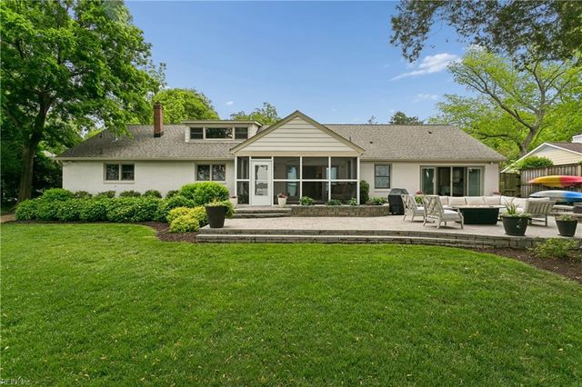 33 Haughton LN, Newport News, VA 23606