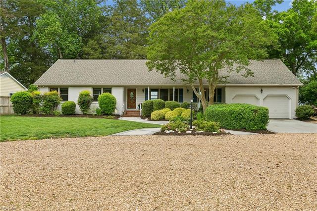 33 Haughton LN, Newport News, VA 23606