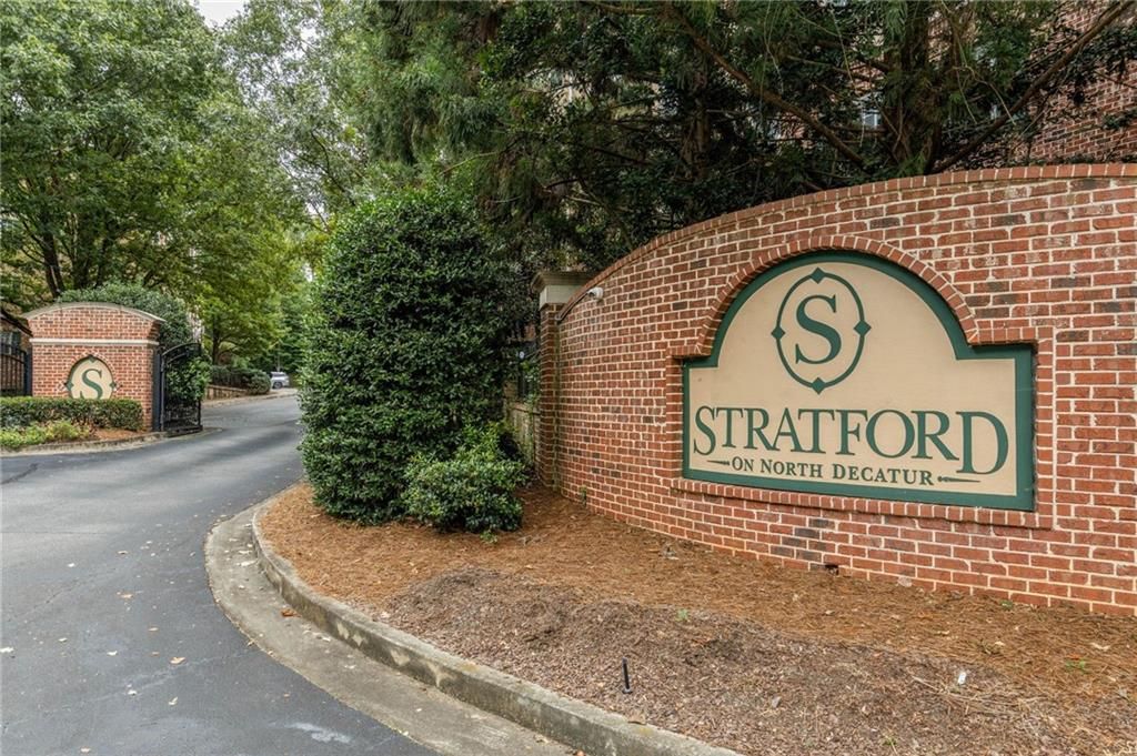 Image 18 of property listing at 4105 Stratford, Decatur, GA 30033