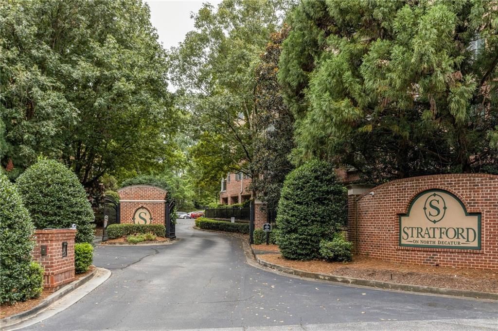 Image 20 of property listing at 4105 Stratford, Decatur, GA 30033