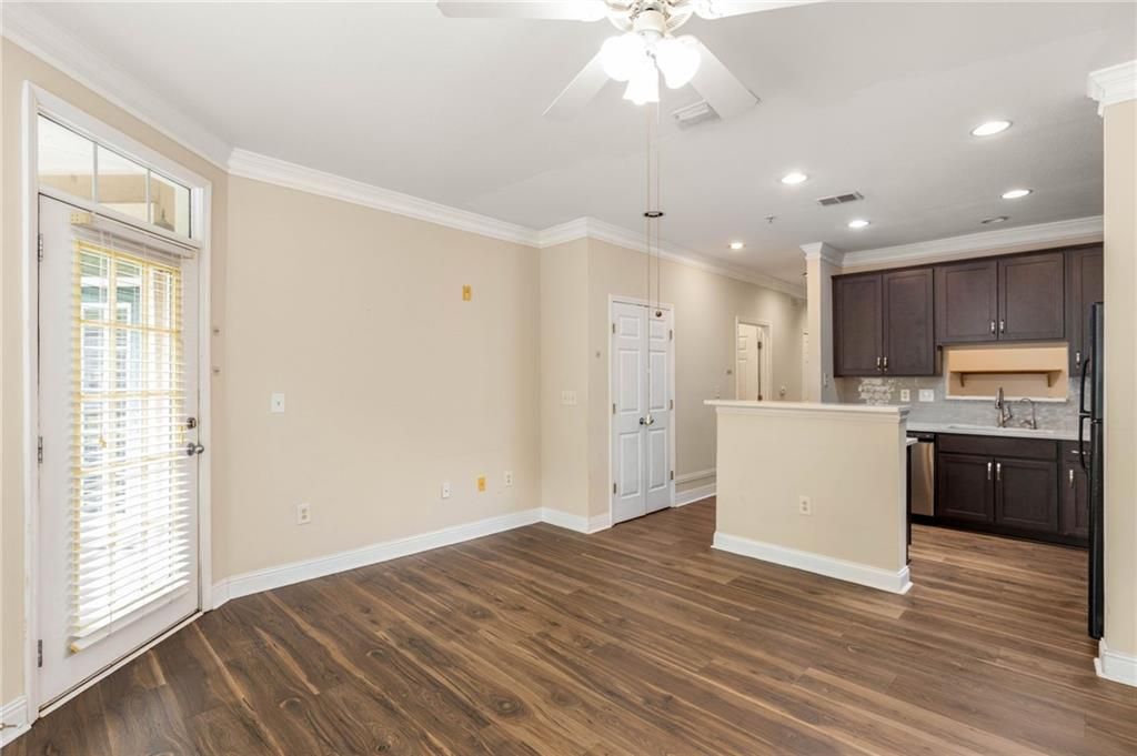Image 3 of property listing at 4105 Stratford, Decatur, GA 30033