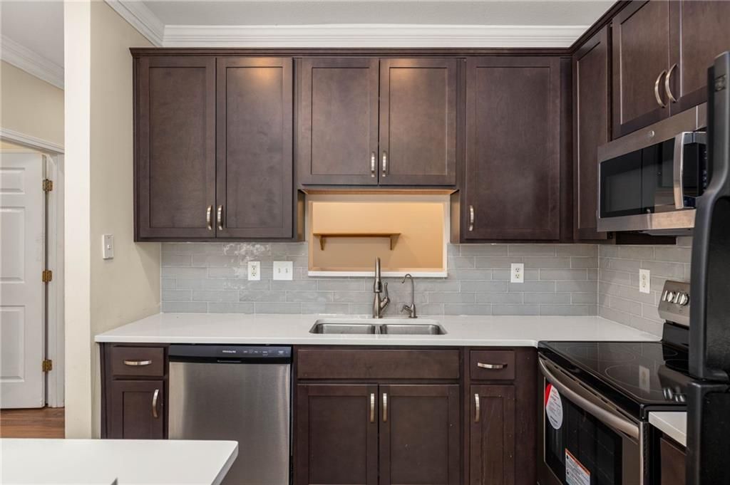 Image 7 of property listing at 4105 Stratford, Decatur, GA 30033