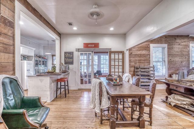 2935 Brushy Road, Fayetteville, TX 78940