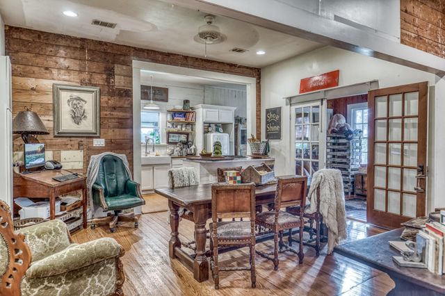 2935 Brushy Road, Fayetteville, TX 78940
