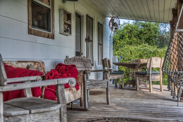 2935 Brushy Road, Fayetteville, TX 78940