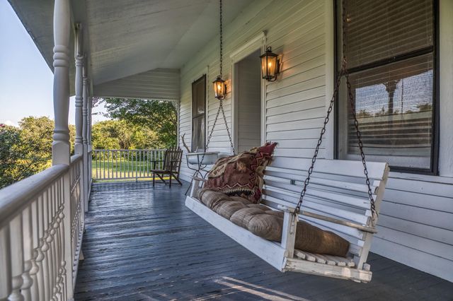 2935 Brushy Road, Fayetteville, TX 78940