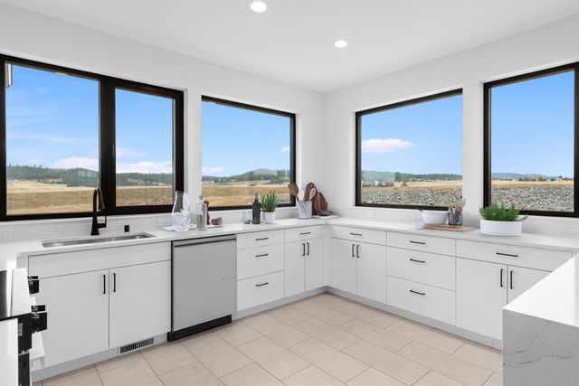13790 N Bruce Rd, Mead, WA 99021