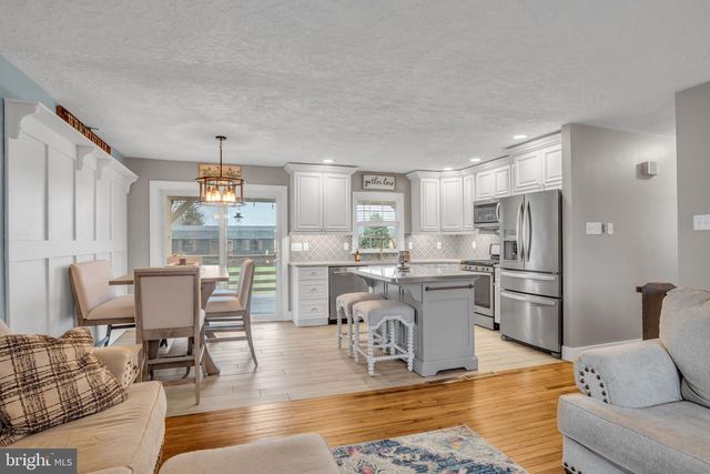 107 N 7TH ST, Wrightsville, PA 17368