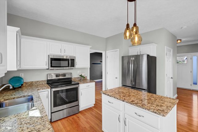 13702 Saddlecreek Dr, Louisville, KY 40245