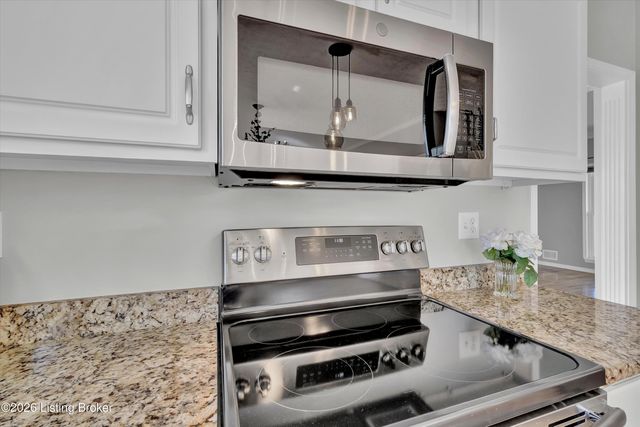 13702 Saddlecreek Dr, Louisville, KY 40245