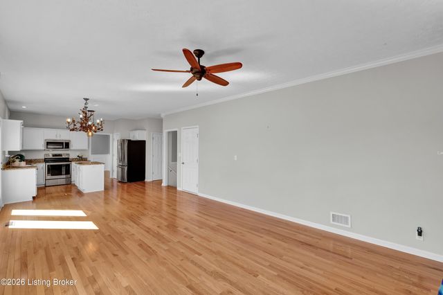 13702 Saddlecreek Dr, Louisville, KY 40245