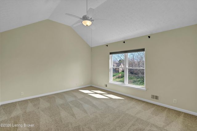 13702 Saddlecreek Dr, Louisville, KY 40245