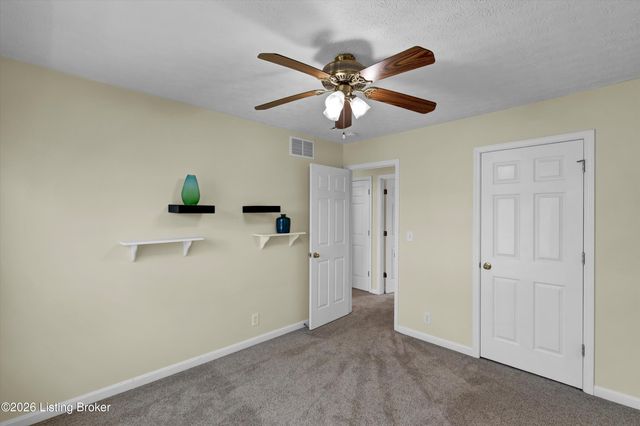 13702 Saddlecreek Dr, Louisville, KY 40245