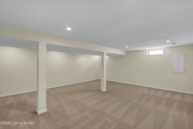 13702 Saddlecreek Dr, Louisville, KY 40245