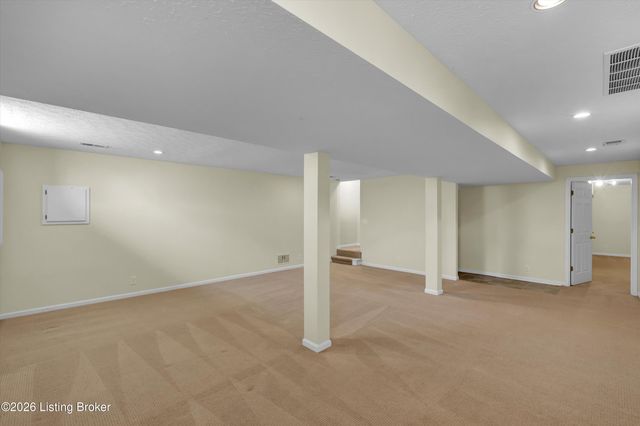 13702 Saddlecreek Dr, Louisville, KY 40245