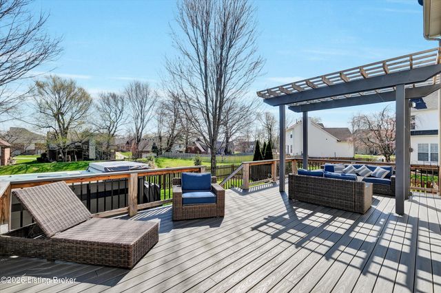 13702 Saddlecreek Dr, Louisville, KY 40245