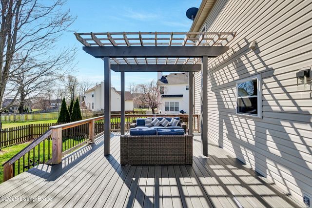 13702 Saddlecreek Dr, Louisville, KY 40245