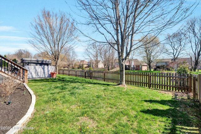 13702 Saddlecreek Dr, Louisville, KY 40245