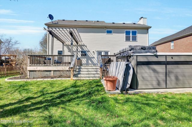 13702 Saddlecreek Dr, Louisville, KY 40245