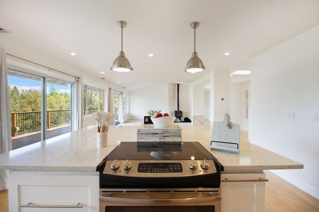 1276 Coon Ct, Cool, CA 95614