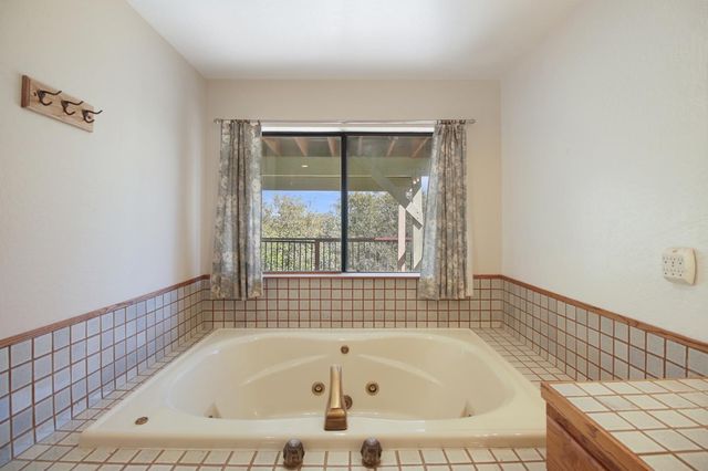 1276 Coon Ct, Cool, CA 95614