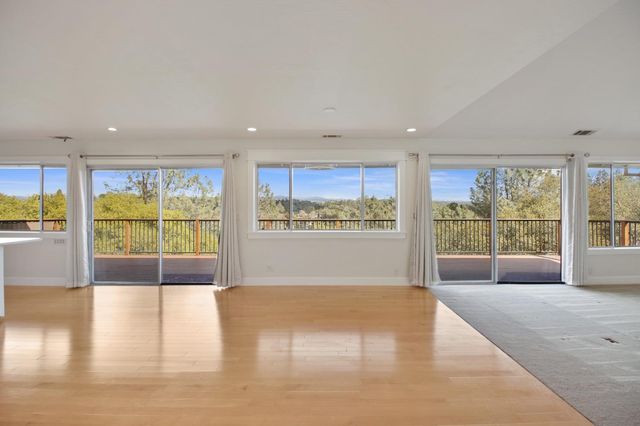 1276 Coon Ct, Cool, CA 95614