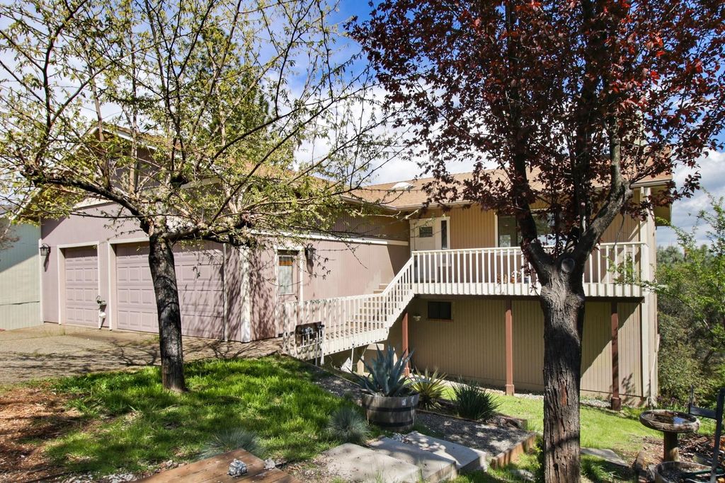 1276 Coon Ct, Cool, CA 95614