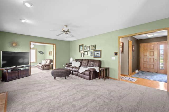5910 Osborn Drive, Mcfarland, WI 53558