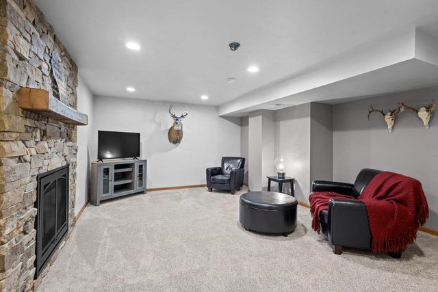 5910 Osborn Drive, Mcfarland, WI 53558