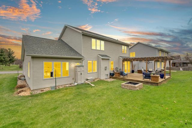 5910 Osborn Drive, Mcfarland, WI 53558