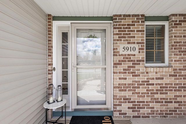 5910 Osborn Drive, Mcfarland, WI 53558