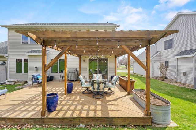 5910 Osborn Drive, Mcfarland, WI 53558
