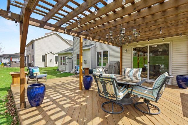 5910 Osborn Drive, Mcfarland, WI 53558