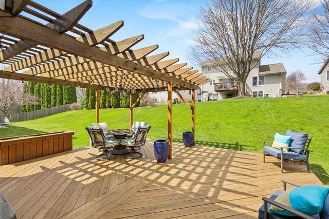 5910 Osborn Drive, Mcfarland, WI 53558