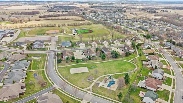 5910 Osborn Drive, Mcfarland, WI 53558