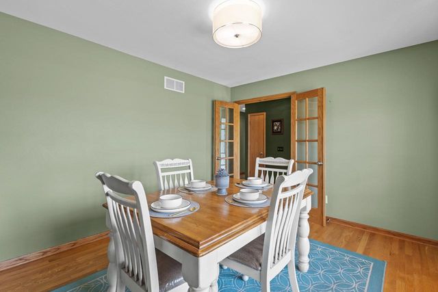 5910 Osborn Drive, Mcfarland, WI 53558
