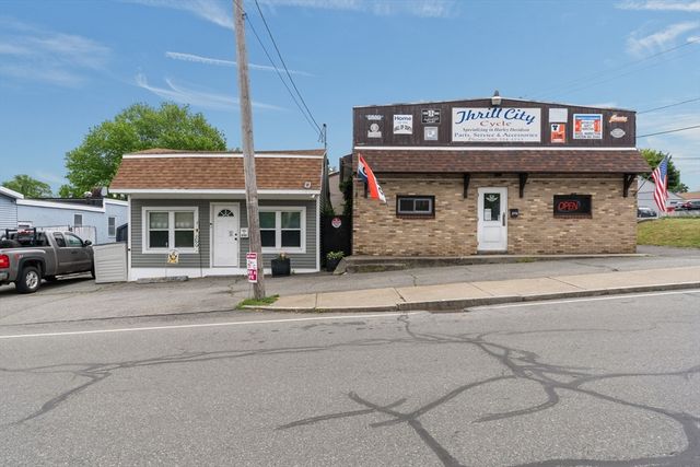 202-204 Pinehurst Ave., Swansea, MA 02777