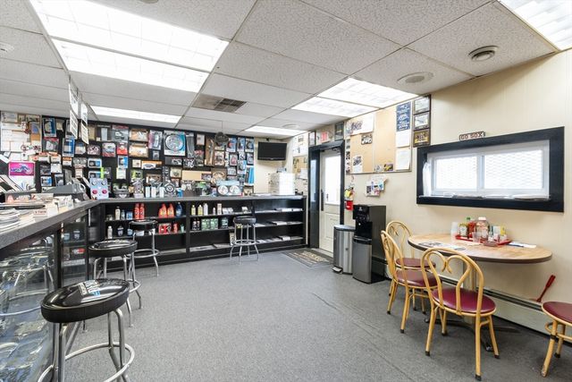 202-204 Pinehurst Ave., Swansea, MA 02777