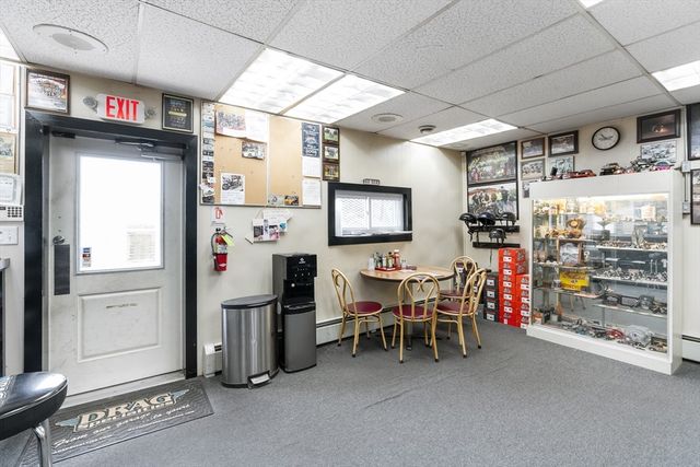 202-204 Pinehurst Ave., Swansea, MA 02777