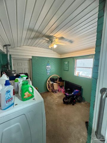 506 Chaseville St, Pensacola, FL 32507