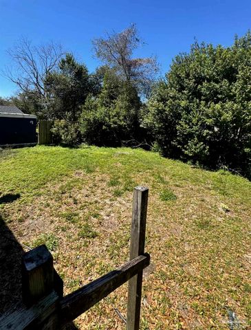 506 Chaseville St, Pensacola, FL 32507