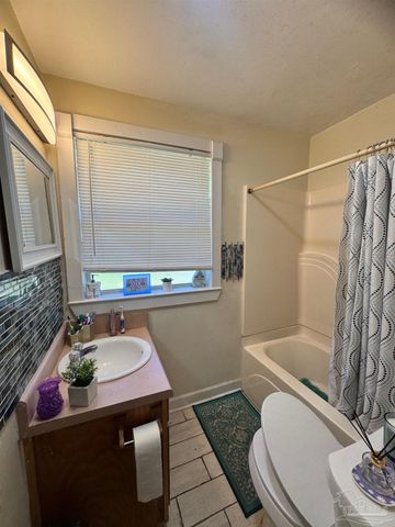 506 Chaseville St, Pensacola, FL 32507