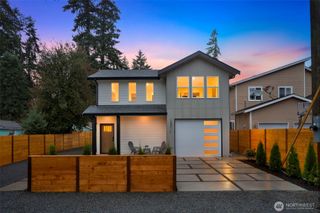 12531 25th Avenue NE #Unit C, Seattle, WA 98125