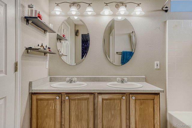 19706 E 58th Drive, Aurora, CO 80019